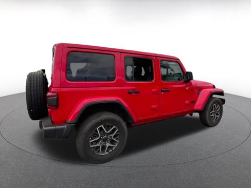 Used 2025 Jeep Wrangler Unlimited Sahara AWD/4WD image 15