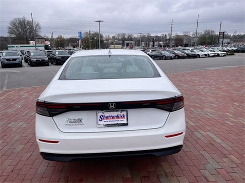 Certified 2023 Honda Accord EX image 35