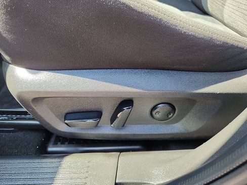 Used 2023 Nissan Rogue SV image 13