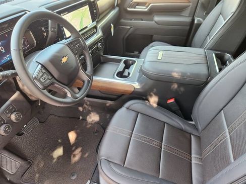 New 2026 Chevrolet Silverado 2500 High Country w/ High Country Premium Package AWD/4WD image 4
