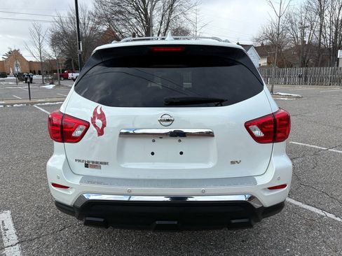 Used 2020 Nissan Pathfinder SV FWD image 14