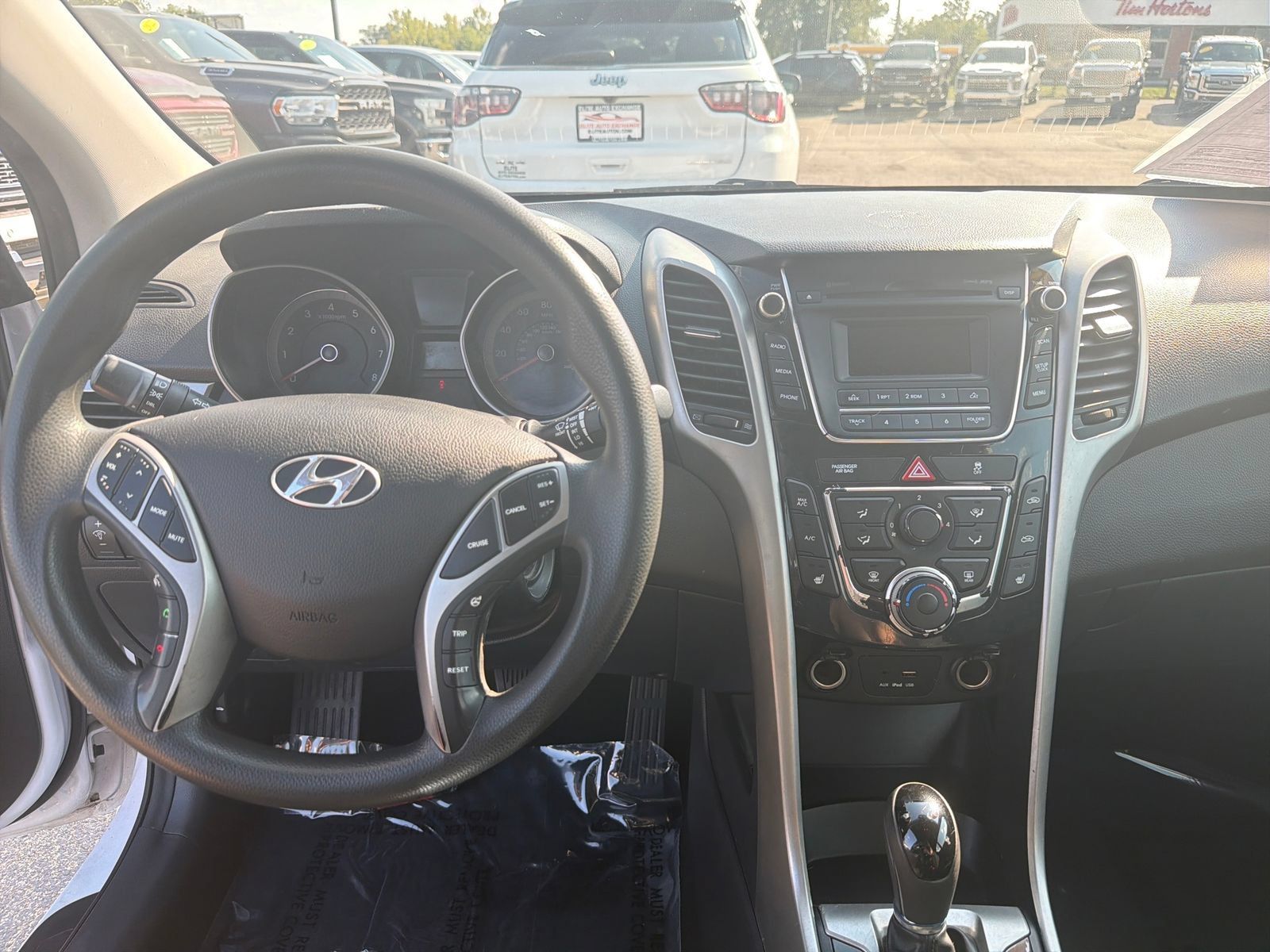 Used 2016 Hyundai Elantra GT FWD image 15