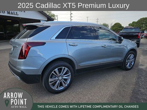Used 2025 Cadillac XT5 Premium Luxury AWD/4WD image 12