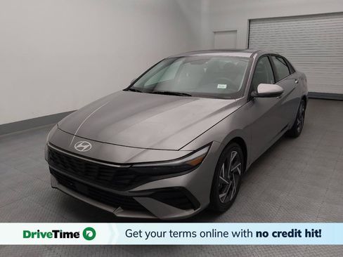 Used 2025 Hyundai Elantra Limited FWD image 1