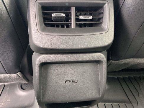 New 2026 Chevrolet Equinox EV LT image 15