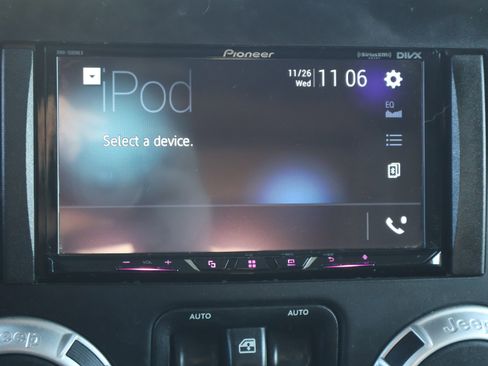 Used 2013 Jeep Wrangler Unlimited Sahara w/ Dual Top Group image 28