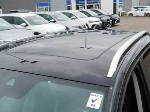 Certified 2023 Volkswagen Taos SEL AWD/4WD image 11