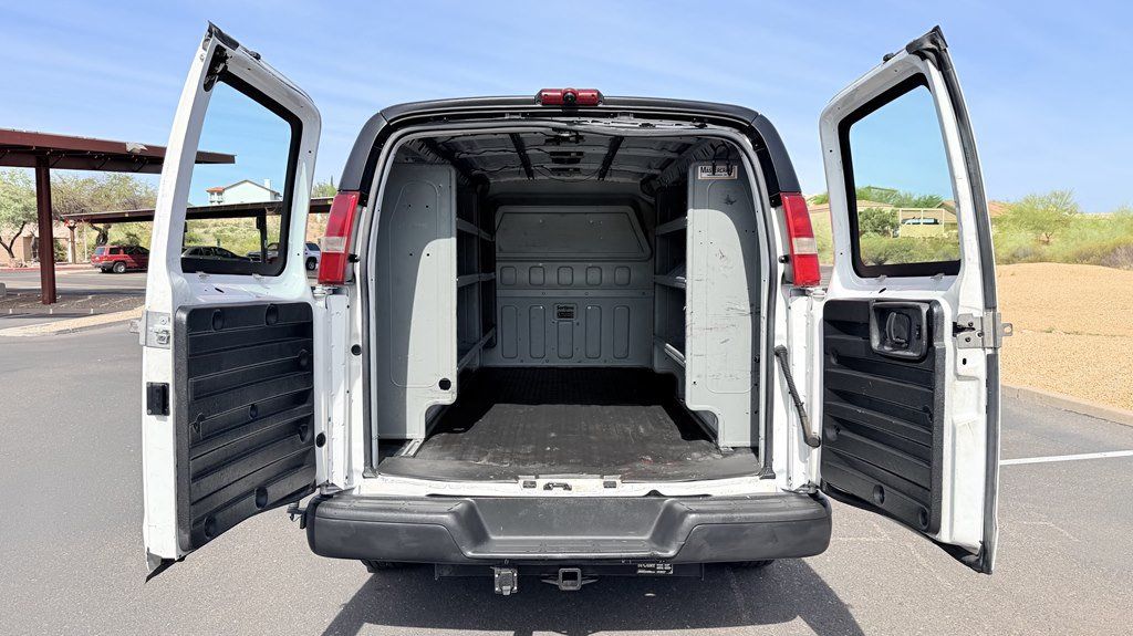 Used 2015 GMC Savana 2500 RWD image 4
