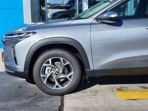 New 2025 Chevrolet Trax LT image 12