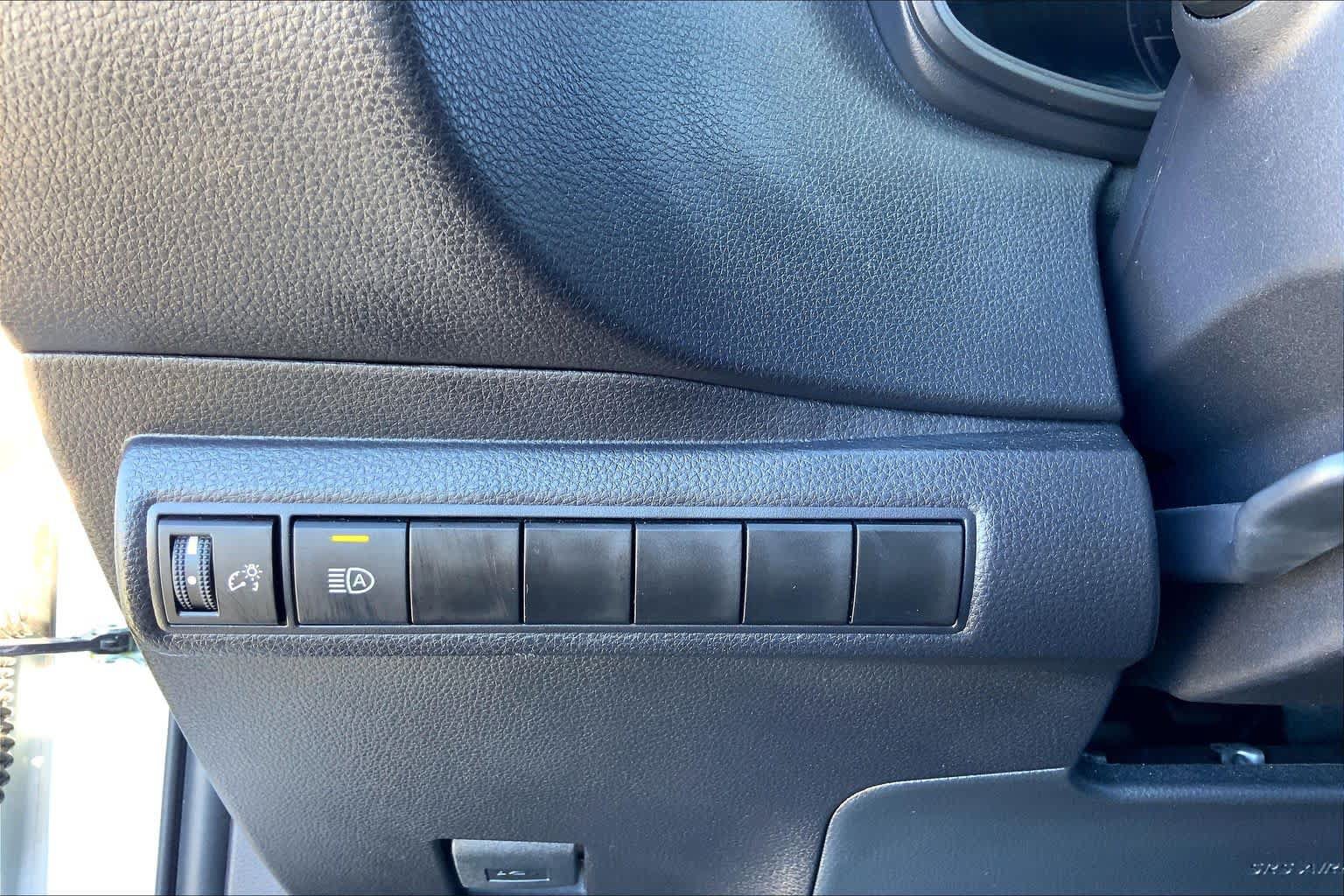 Certified 2026 Toyota Corolla LE FWD image 33