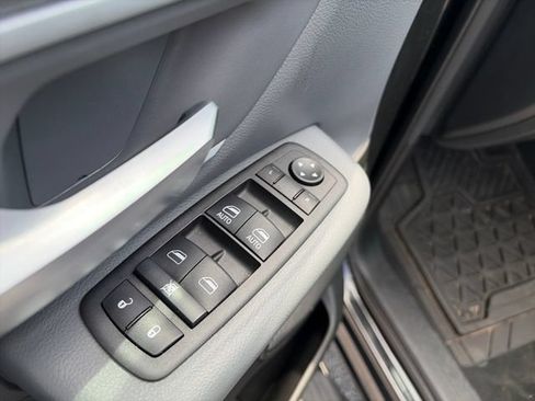 Used 2022 RAM 1500 Big Horn AWD/4WD image 11