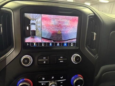 Used 2023 GMC Sierra 2500 Denali w/ Denali Ultimate Package image 9