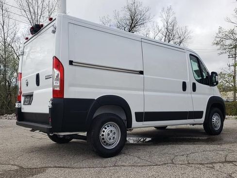 Used 2025 RAM ProMaster 2500 w/ Convenience Group image 3
