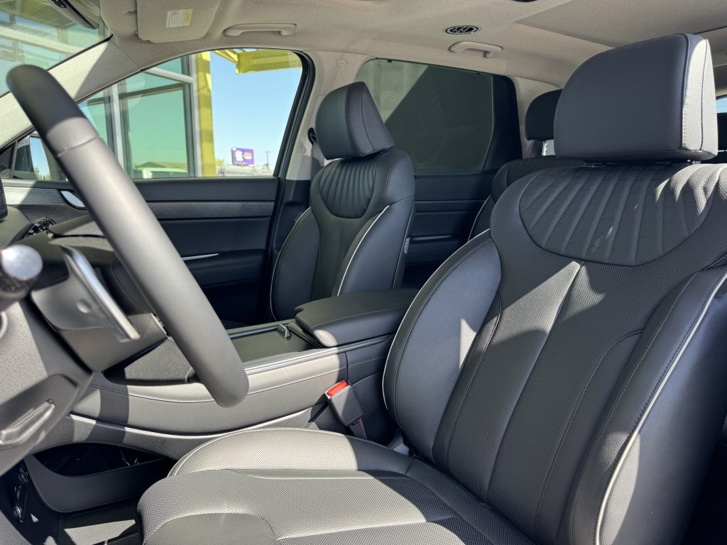 Used 2024 Hyundai Palisade Limited FWD image 37