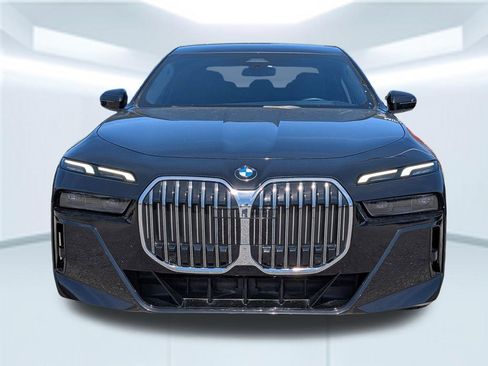 Used 2024 BMW 740i xDrive AWD/4WD image 8