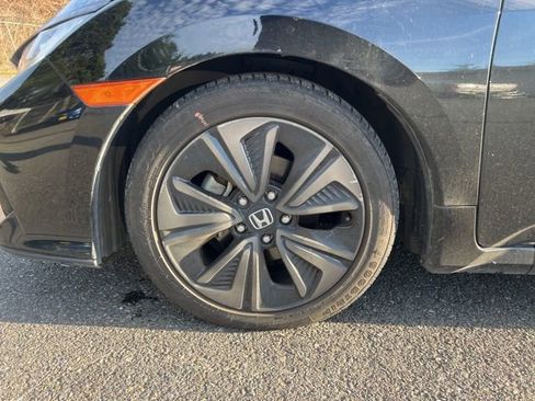 Used 2018 Honda Civic EX image 11