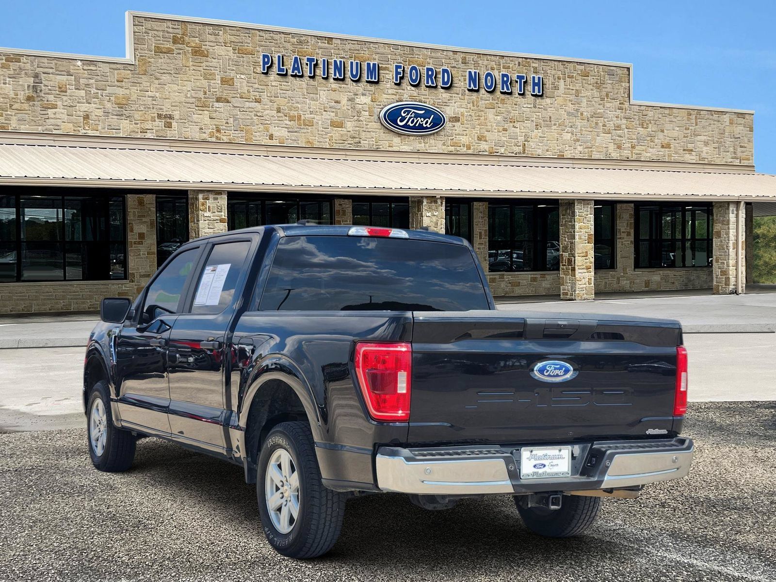 Used 2023 Ford F150 XLT RWD image 4