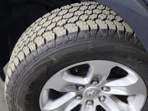 Used 2019 RAM 1500 Laramie AWD/4WD image 33