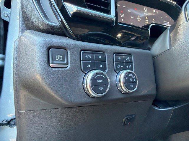 Used 2023 GMC Sierra 1500 SLT w/ SLT Premium Package AWD/4WD image 32