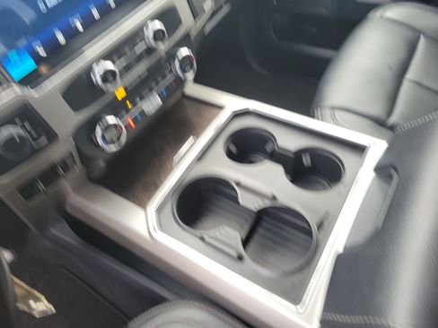 Used 2022 Ford F250 Lariat w/ Lariat Value Package image 5