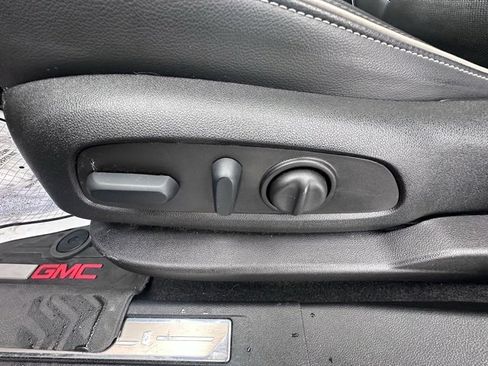 Certified 2023 GMC Acadia Denali w/ Denali Ultimate Package image 11