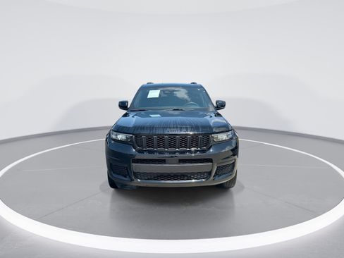 Used 2023 Jeep Grand Cherokee L Laredo RWD image 3