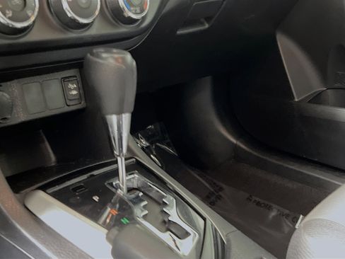 Used 2016 Toyota Corolla L image 24