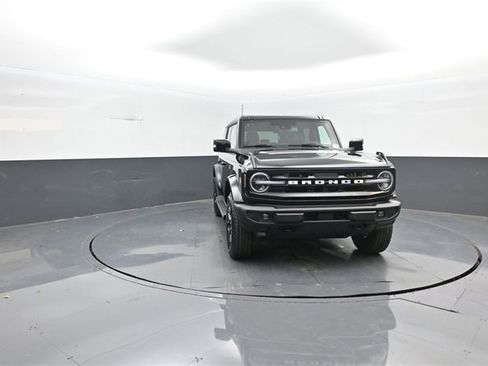 New 2025 Ford Bronco Outer Banks image 2