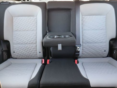 Used 2020 Chevrolet Equinox L image 32