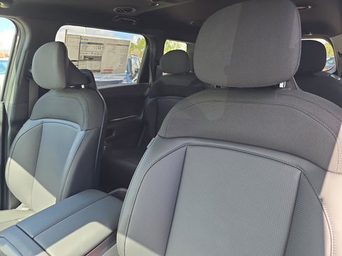 New 2027 Kia Telluride S image 22