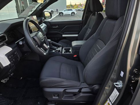 Used 2024 Toyota Tacoma TRD Sport image 17