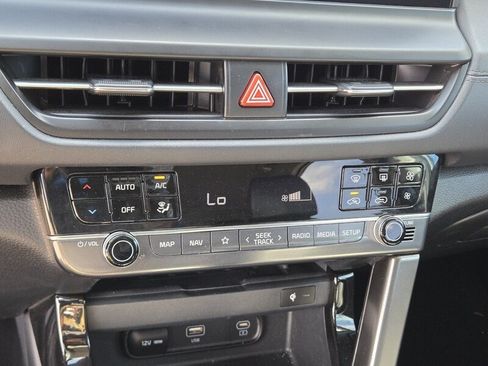 Certified 2024 Kia Seltos EX FWD image 22