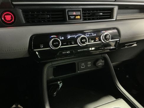 Used 2023 Honda Pilot LX image 21