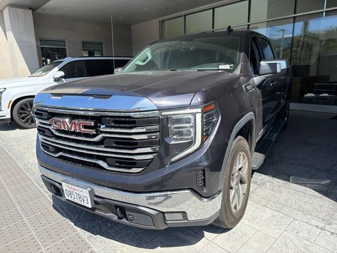 Used 2023 GMC Sierra 1500 SLT w/ SLT Premium Package AWD/4WD image 2