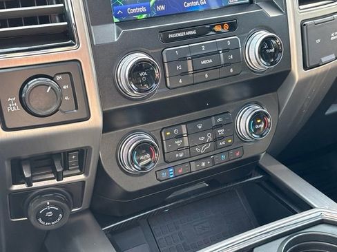 Used 2021 Ford F350 Platinum AWD/4WD image 22