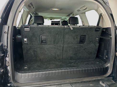 Used 2014 Lexus GX 460 image 32