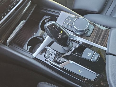 Used 2018 BMW 530i image 22