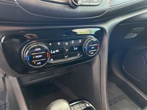 Used 2022 Buick Encore GX Select FWD image 44