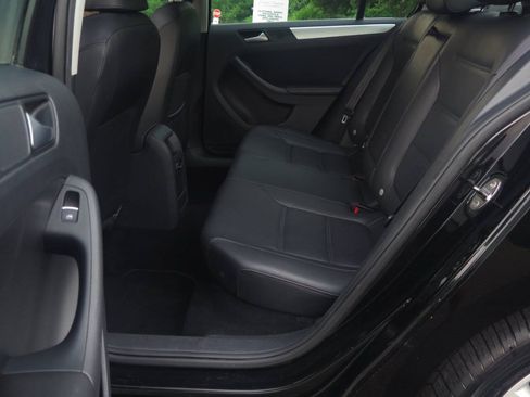 Used 2014 Volkswagen Jetta SE FWD image 35