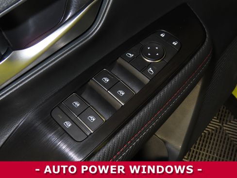 Certified 2025 Nissan Kicks SR w/ Illumination Package image 7