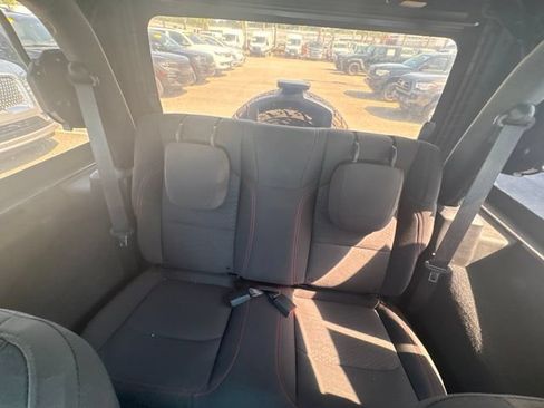 Used 2019 Jeep Wrangler Rubicon AWD/4WD image 36