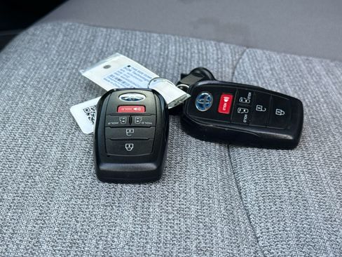 Used 2024 Toyota Sienna LE FWD image 26