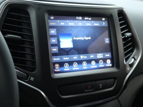 Used 2022 Jeep Cherokee Trailhawk image 17