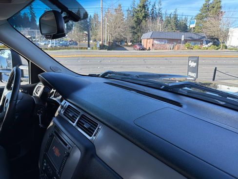 Used 2013 Chevrolet Silverado 3500 LTZ image 21