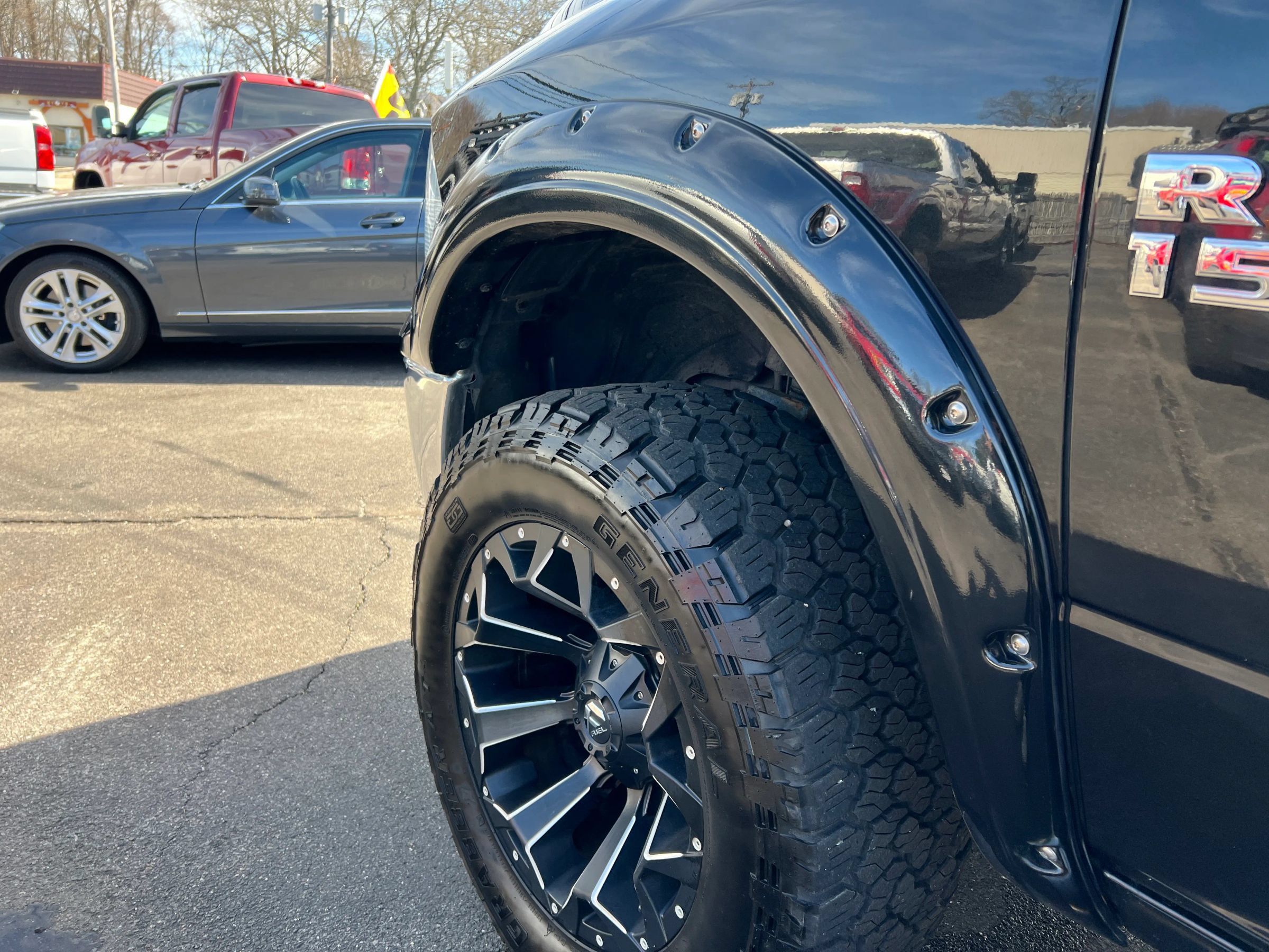 Used 2017 RAM 1500 Classic SLT AWD/4WD image 30