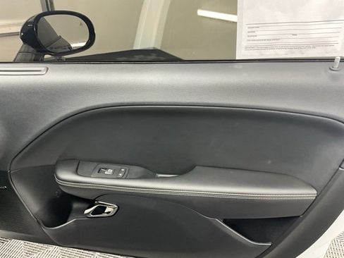 Used 2016 Dodge Challenger SRT Hellcat image 15