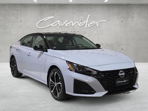 New 2026 Nissan Altima 2.5 SR FWD image 2