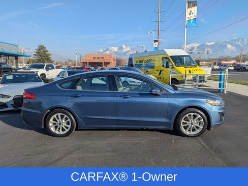 Used 2019 Ford Fusion SE image 2
