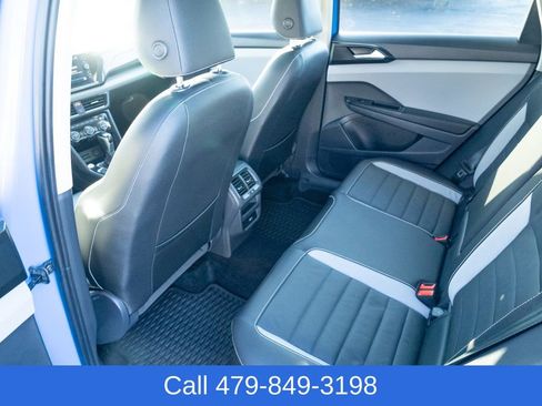 Used 2022 Volkswagen Taos SEL image 26