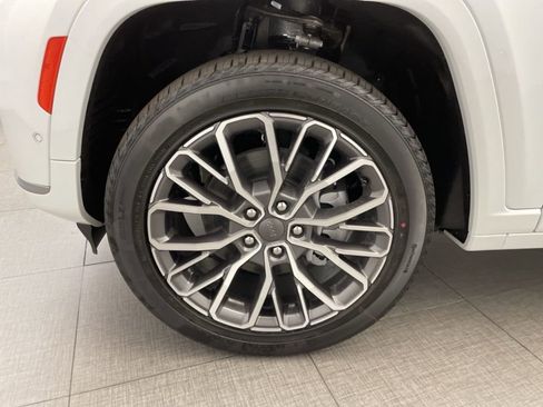 New 2025 Jeep Grand Cherokee L Summit image 13